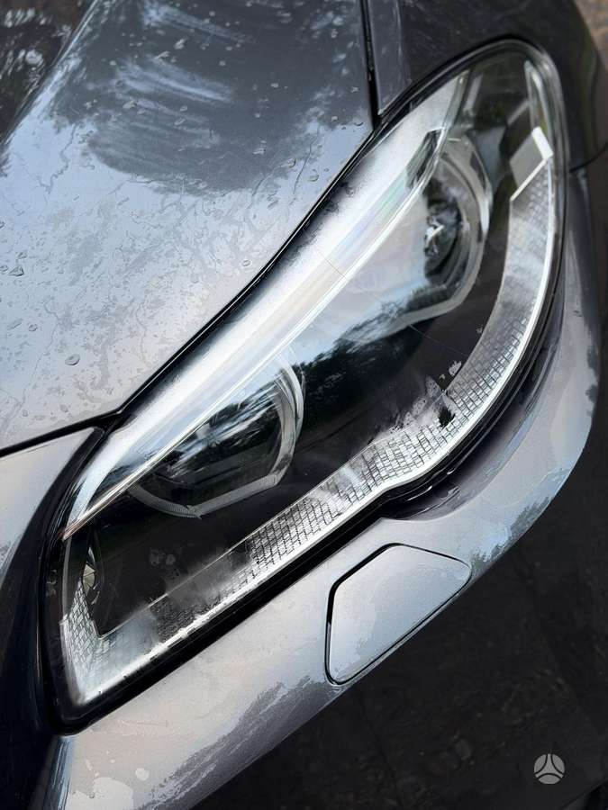 BMW 535, Седан