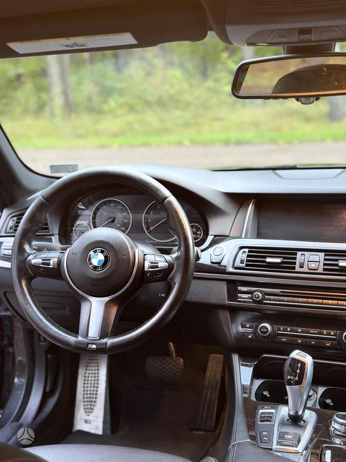 BMW 535, saloon / sedan