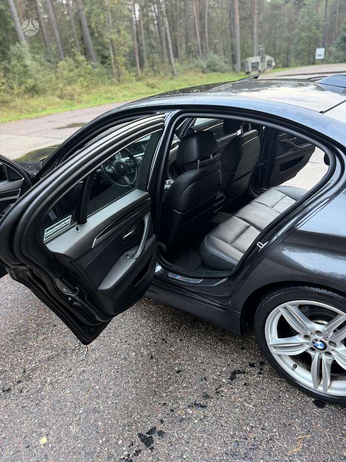 BMW 535, saloon / sedan