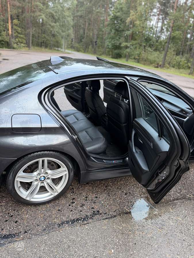 BMW 535, saloon / sedan
