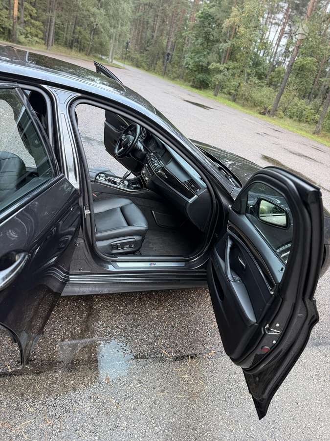 BMW 535, saloon / sedan