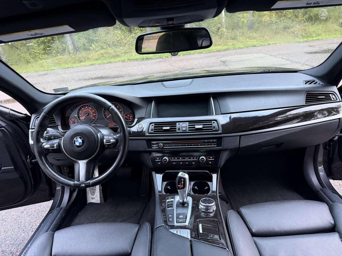 BMW 535, saloon / sedan