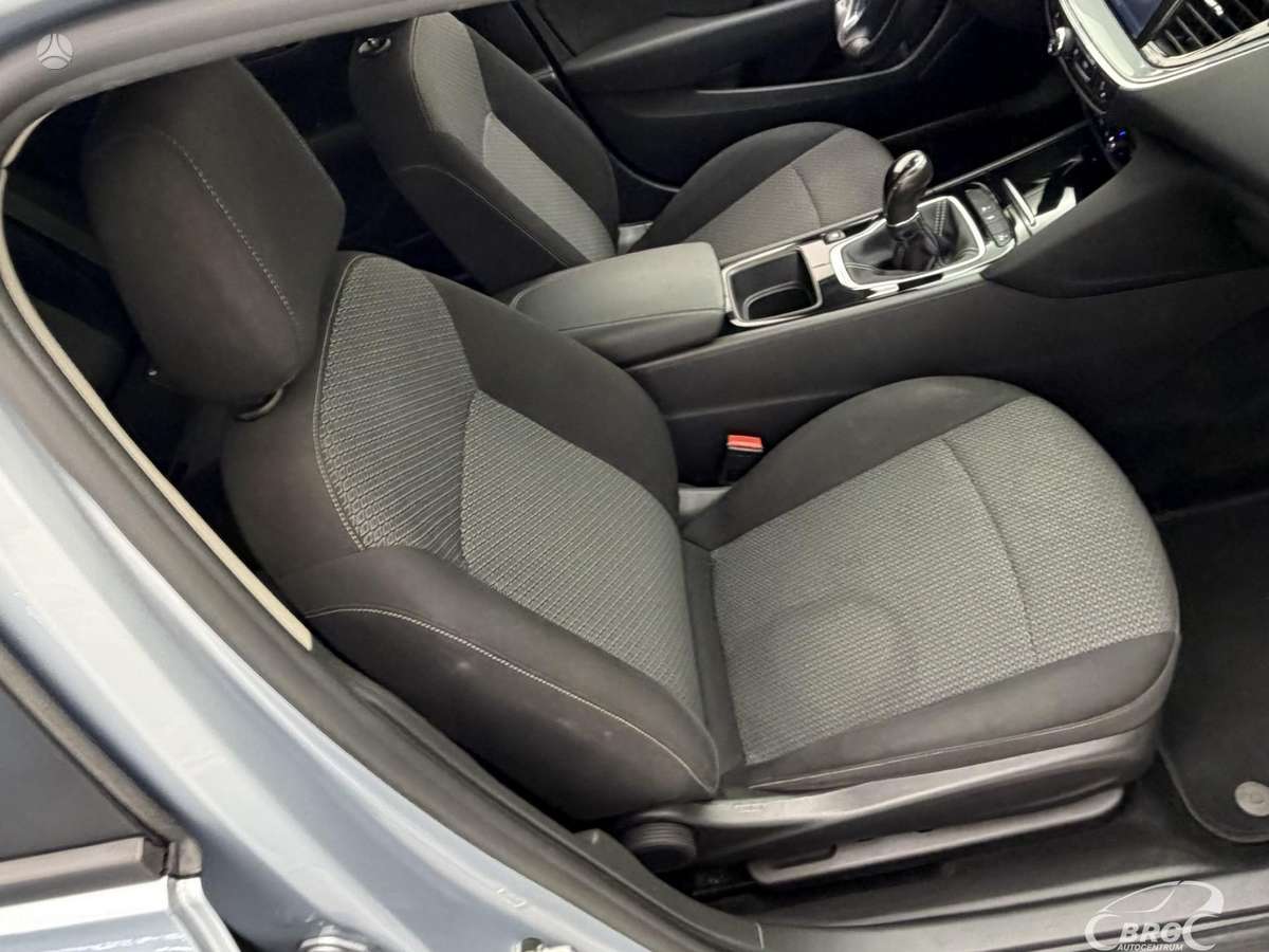 Opel Insignia, 1.6 l., Хэтчбек