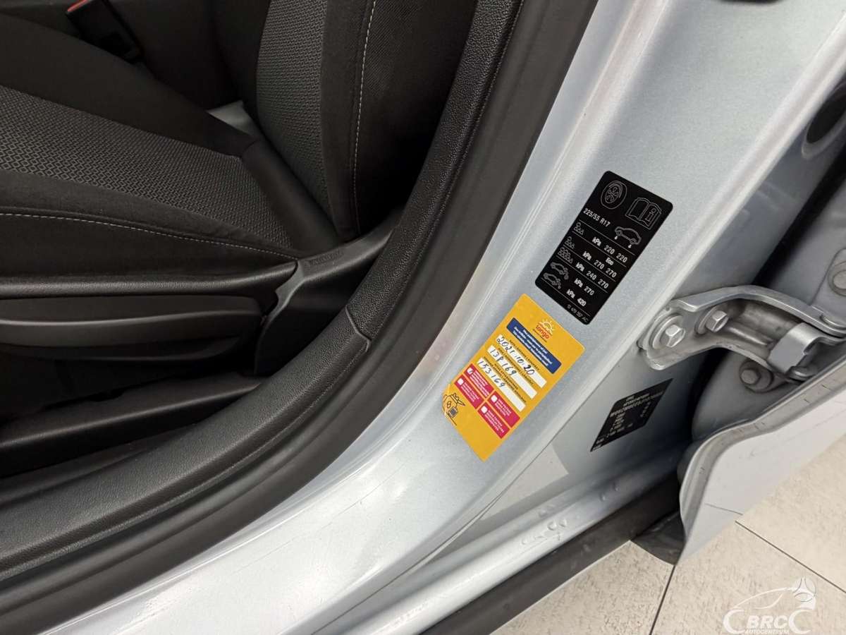 Opel Insignia, 1.6 l., hatchback