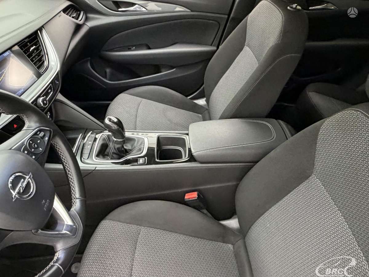 Opel Insignia, 1.6 l., hatchback