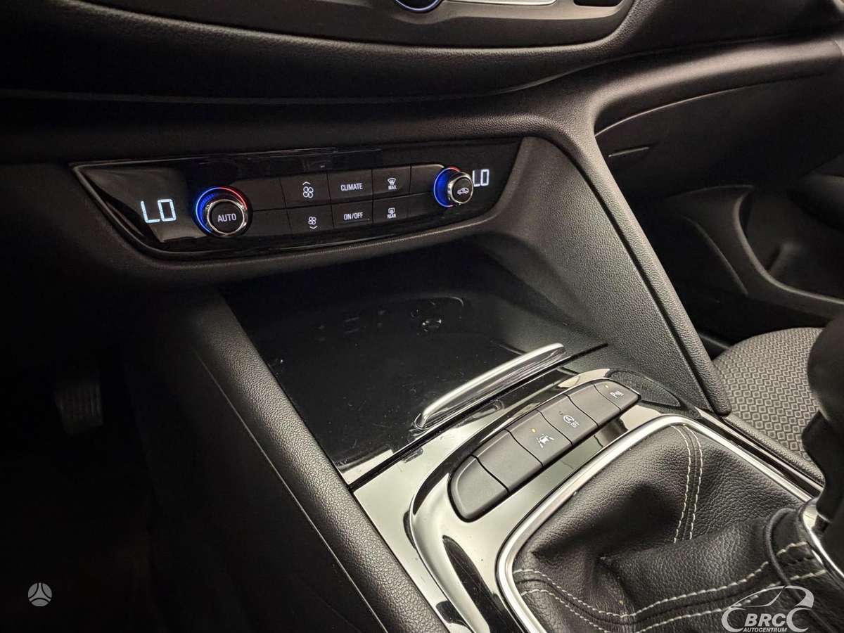 Opel Insignia, 1.6 l., hatchback