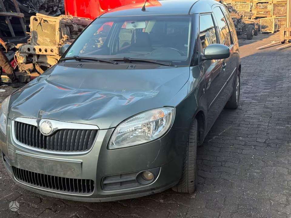 Skoda Roomster dalimis