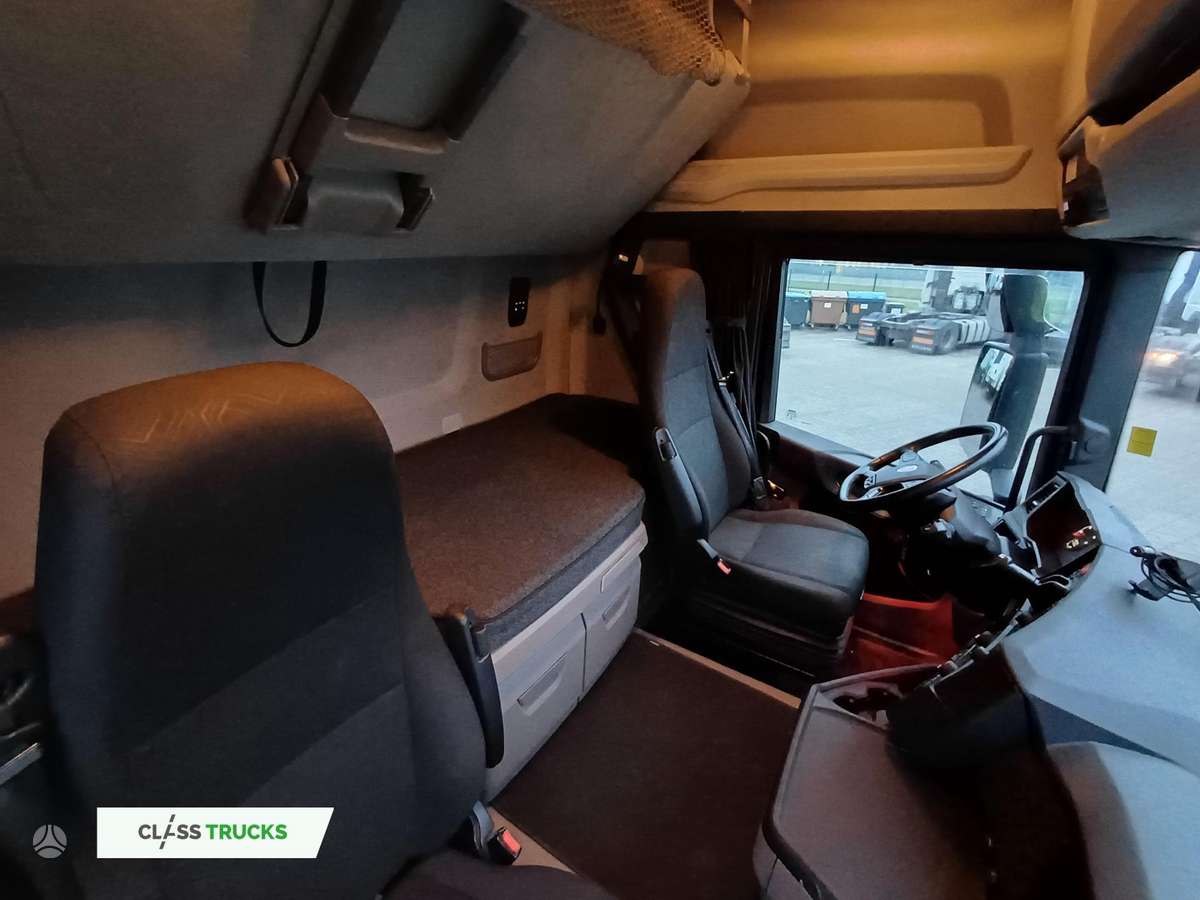 Scania R460 CR20H Adaptive Cruise Control, double sleeper