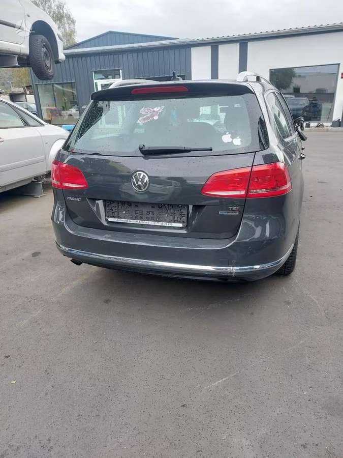Volkswagen Passat, 123t/km, dalimis