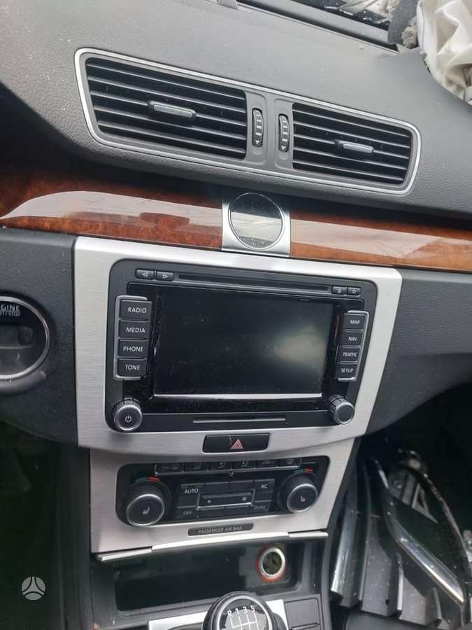 Volkswagen Passat, 123t/km, dalimis