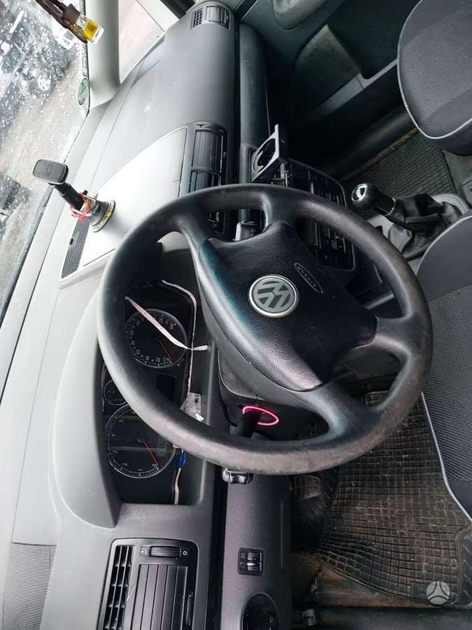 Volkswagen Sharan dalimis