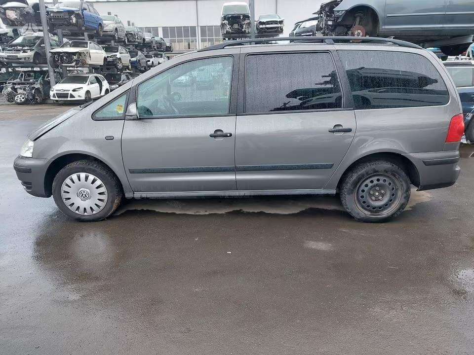 Volkswagen Sharan for parts