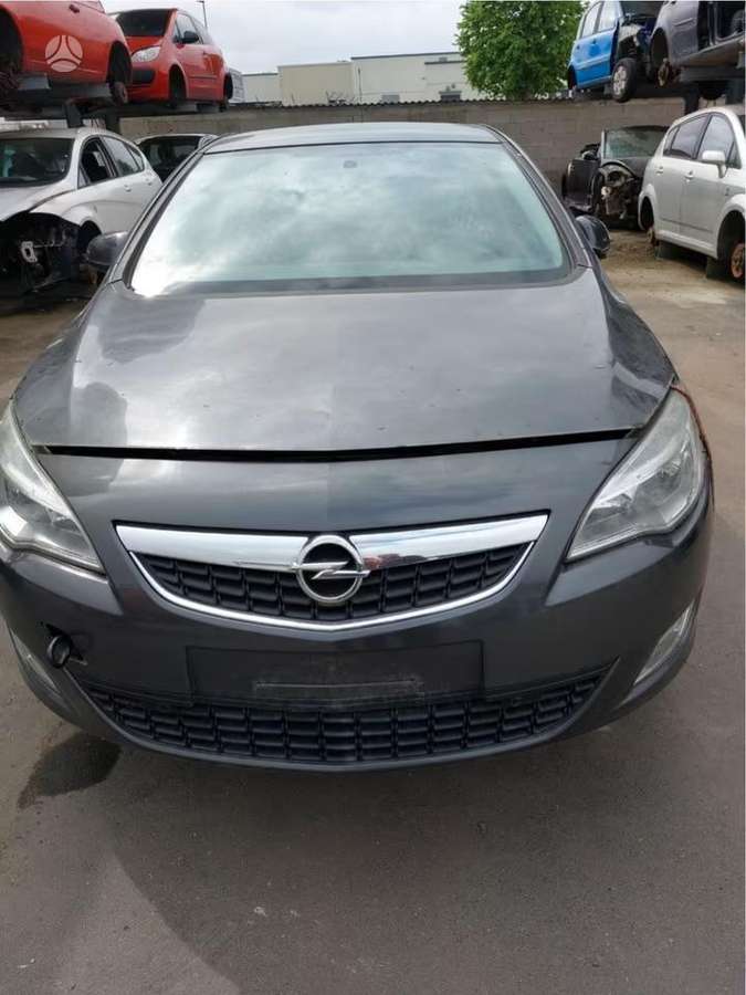 Opel Astra for parts