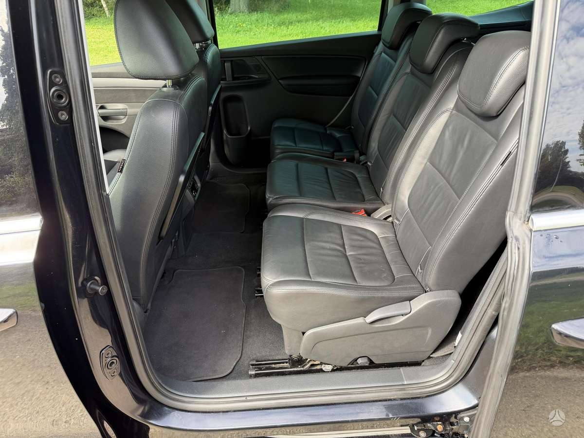 Volkswagen Sharan, 2.0 l., Минивэн
