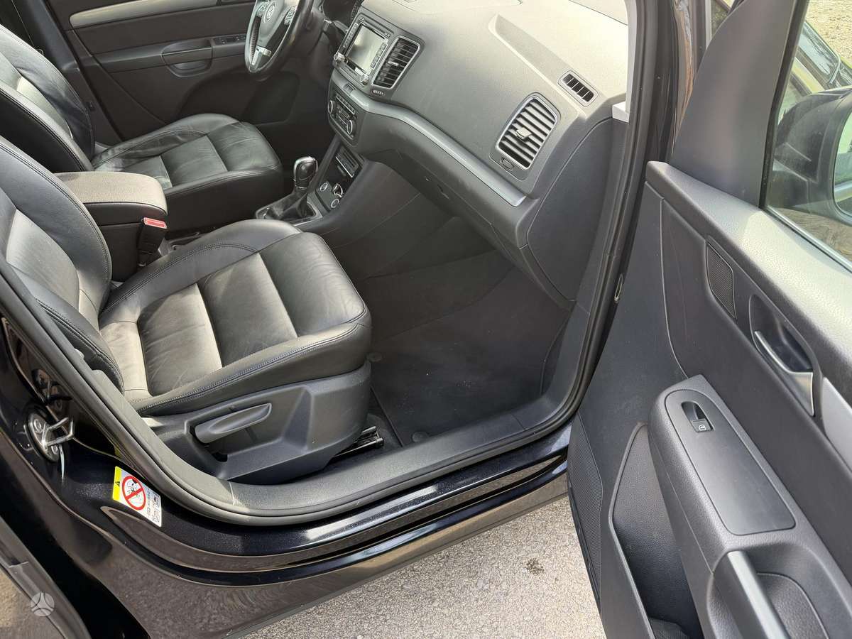 Volkswagen Sharan, 2.0 l., Минивэн