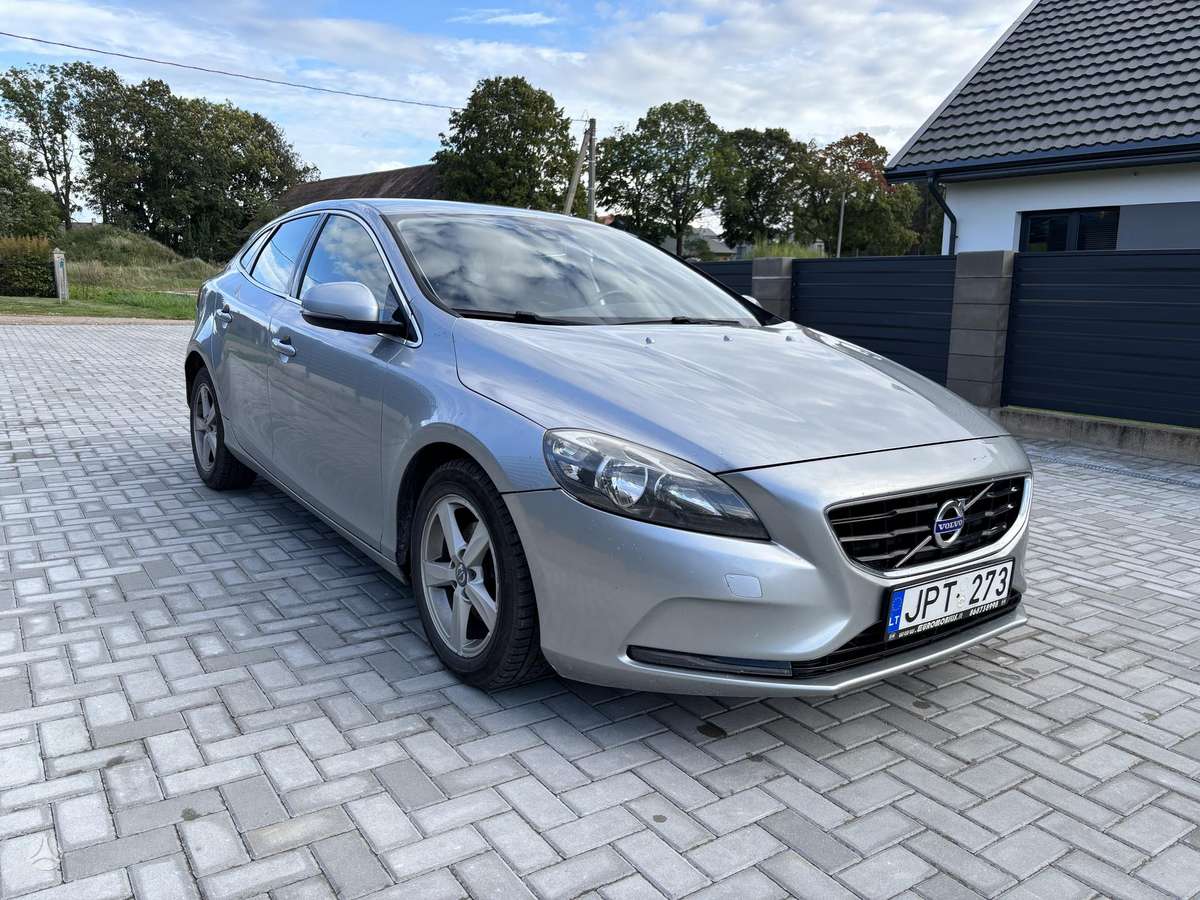 Volvo V40, 1.6 l., Хэтчбек