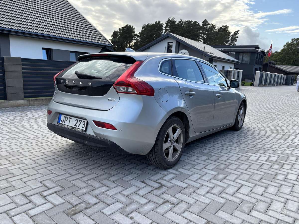 Volvo V40, 1.6 l., Хэтчбек
