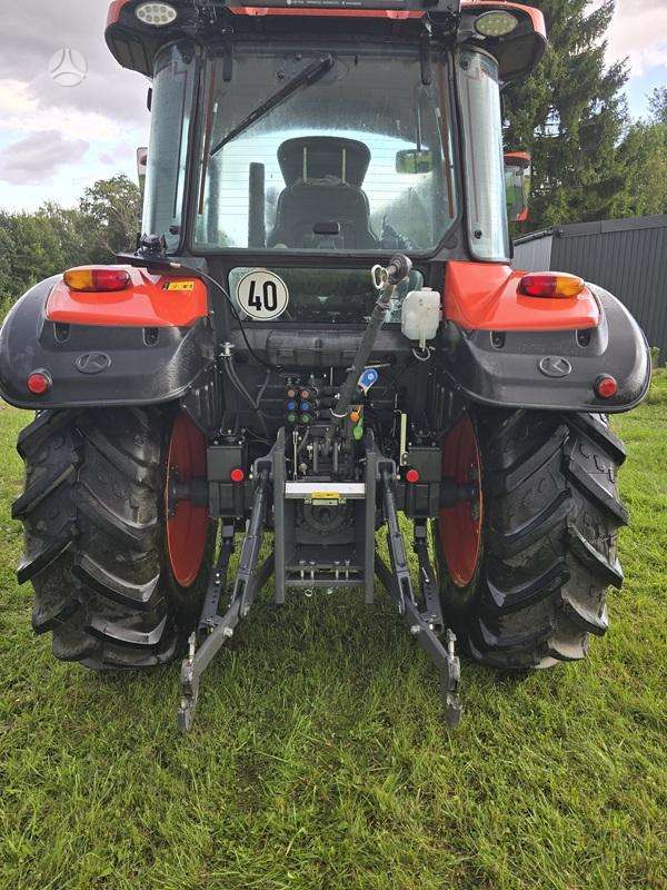 Kubota M4073, traktoriai