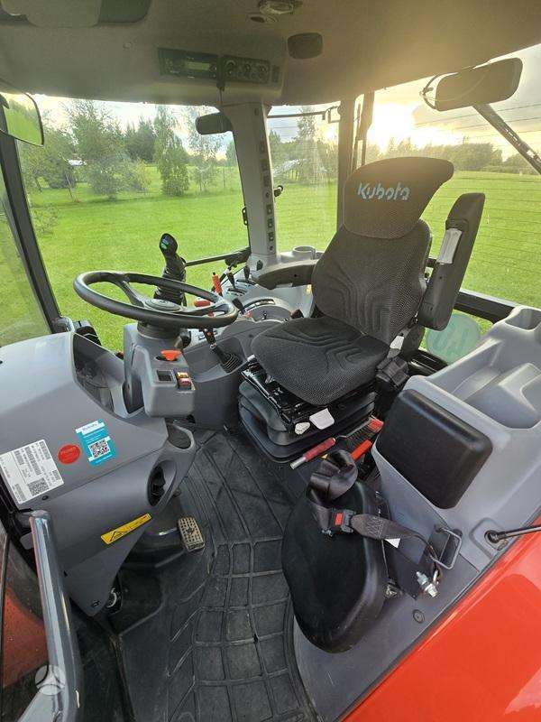 Kubota M4073, traktori