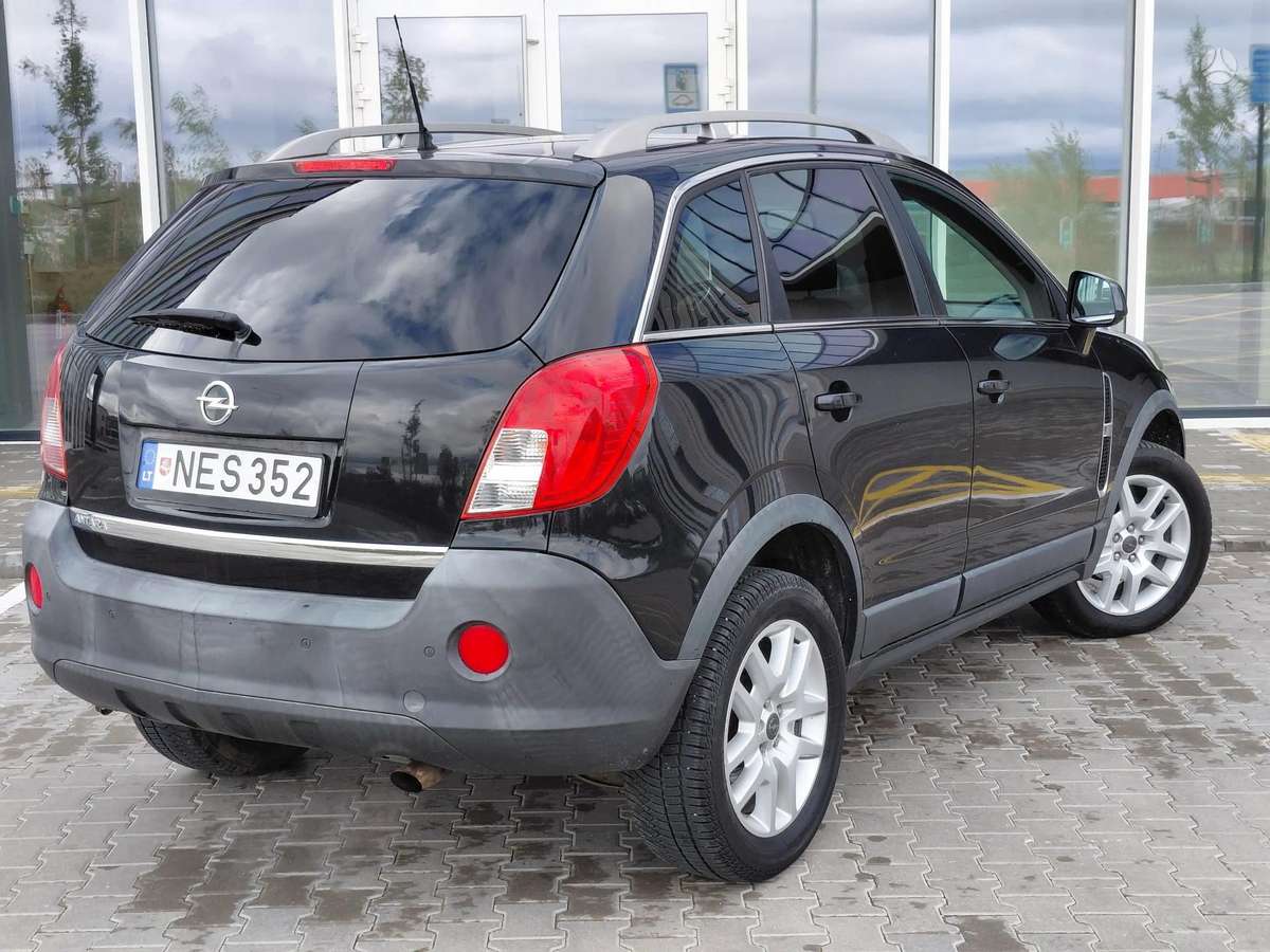 Opel Antara, 2.4 l., off-road / crossover