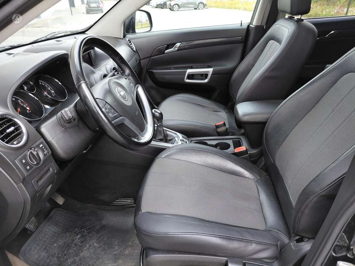 Opel Antara, 2.4 l., off-road / crossover