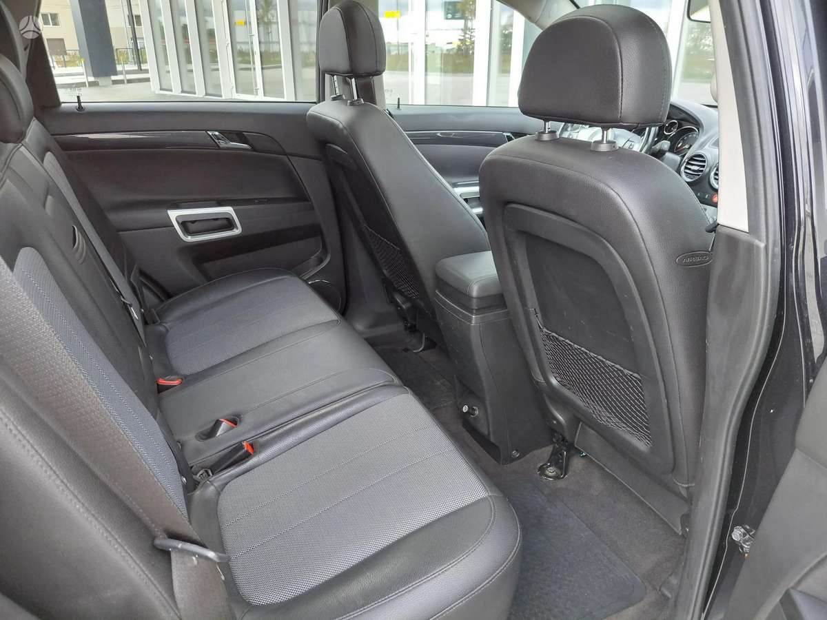 Opel Antara, 2.4 l., off-road / crossover
