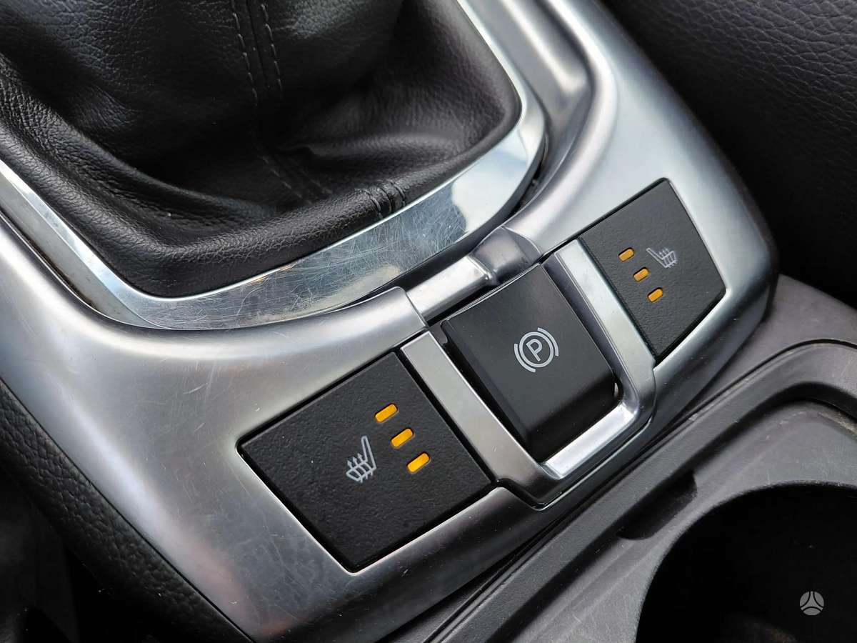 Opel Antara, 2.4 l., off-road / crossover