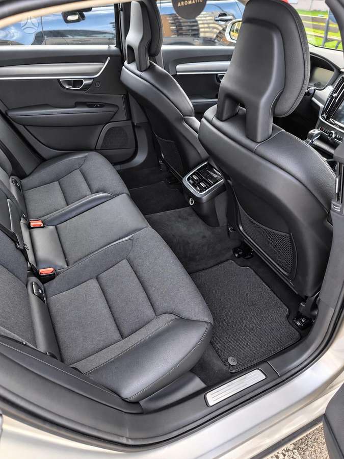Volvo S90, 2.0 l., saloon / sedan