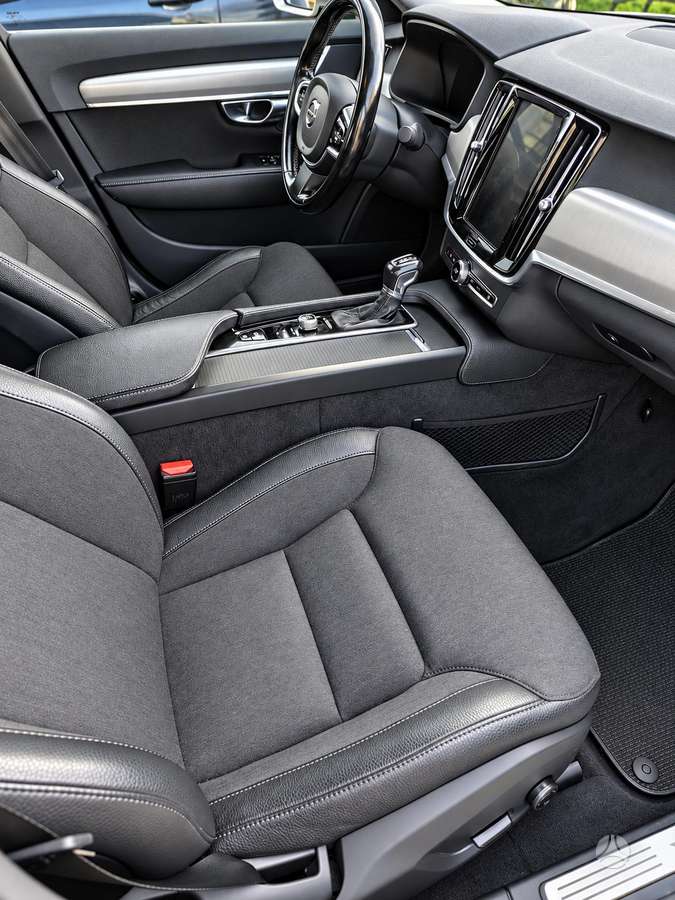 Volvo S90, 2.0 l., saloon / sedan