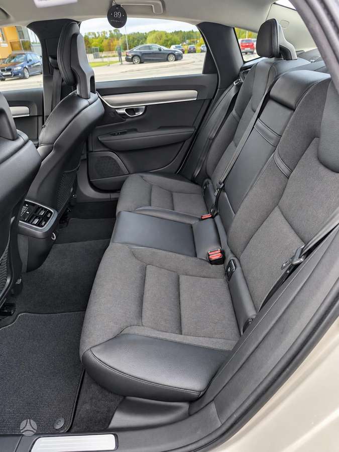 Volvo S90, 2.0 l., saloon / sedan