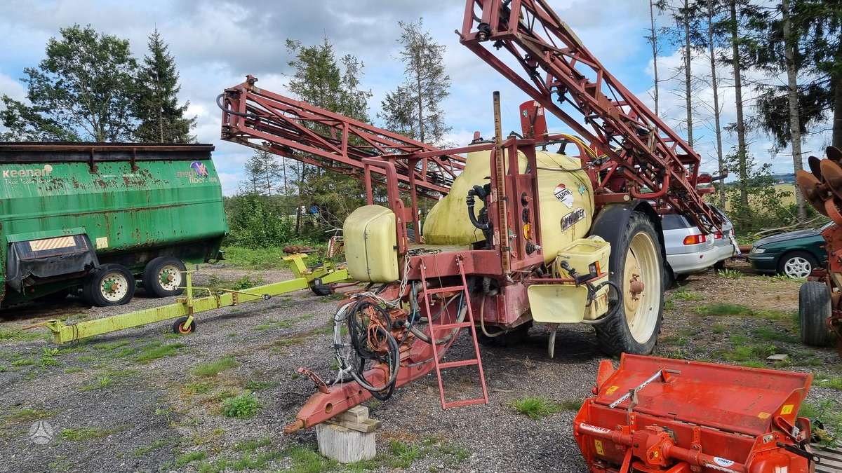 Hardi COMMANDER 2800, разбрызгиватели