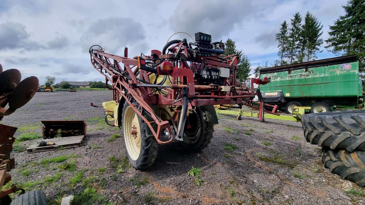 Hardi COMMANDER 2800, разбрызгиватели