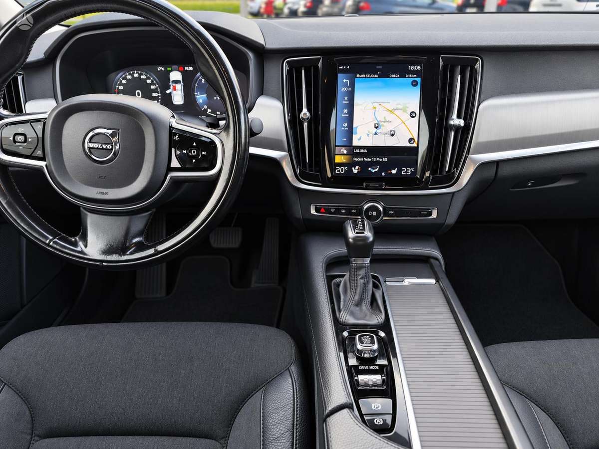 Volvo S90, 2.0 l., saloon / sedan