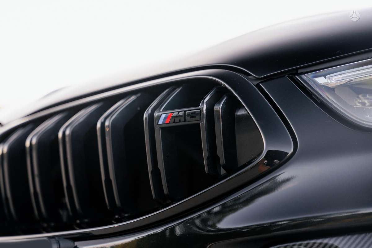 BMW M8, coupe