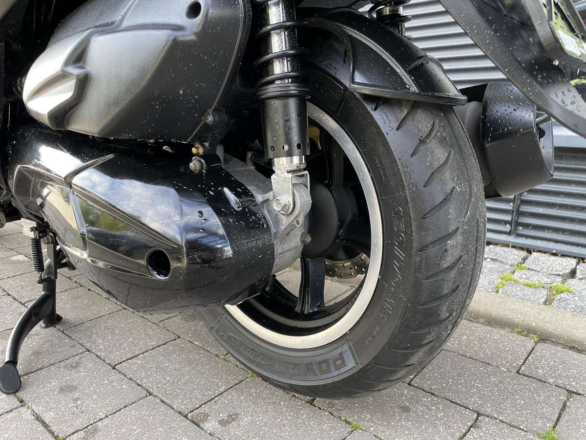 Kymco Downtown 300cc, мотороллеры / мопеды