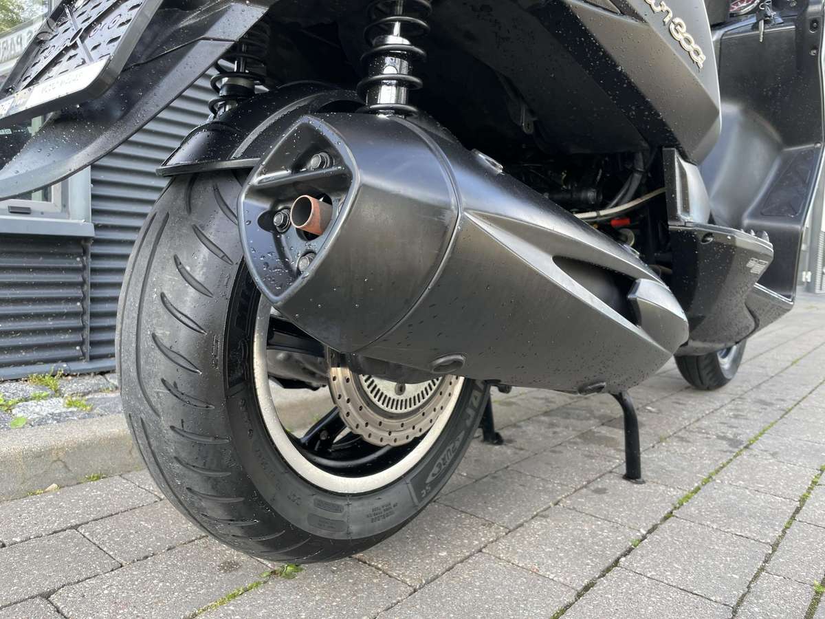 Kymco Downtown 300cc, мотороллеры / мопеды