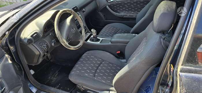 Mercedes-Benz C220