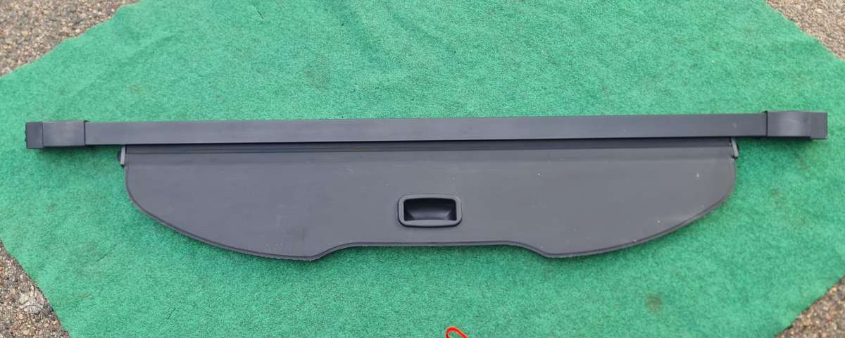 Ford S-MAX, Bagažinės uzuolaida