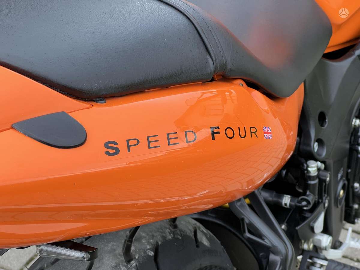 Triumph Speed Four 600cc, street / classic
