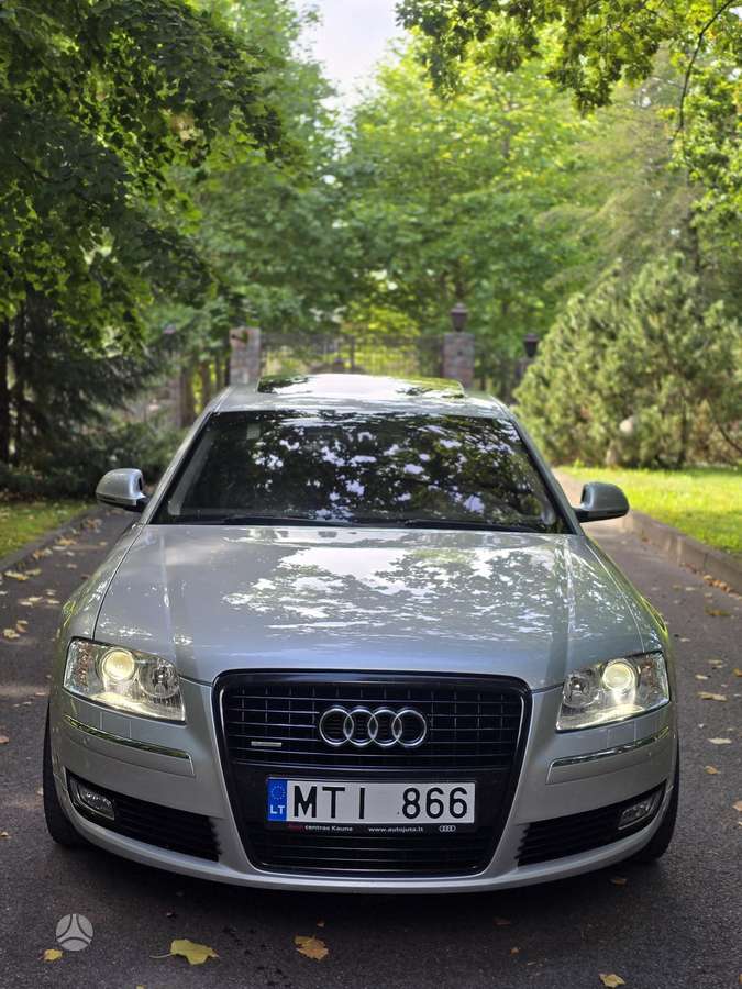 Audi A8, 4.2 l., sedanas