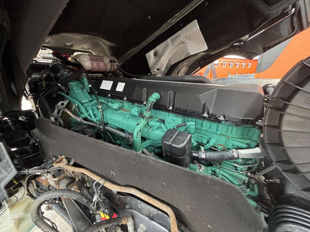 Volvo FH 500 6x2, шасси