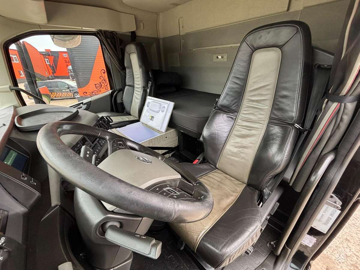 Volvo FH 500 6x2, шасси
