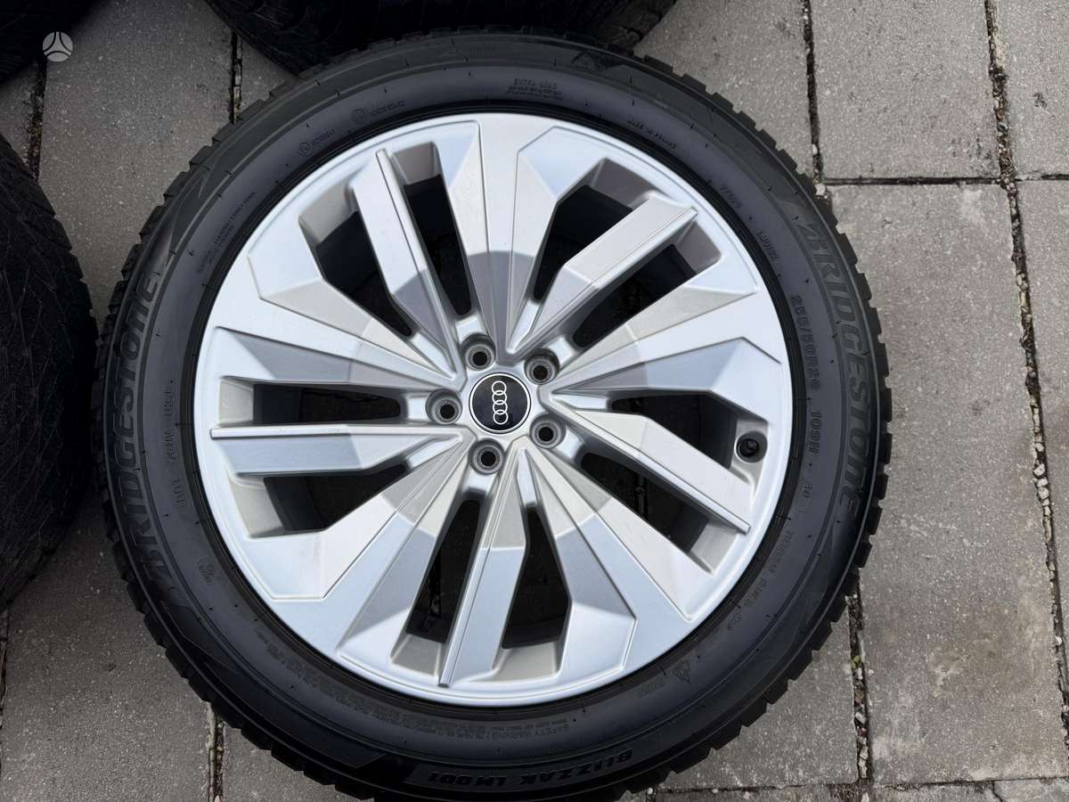 Audi Q8, light alloy, R20