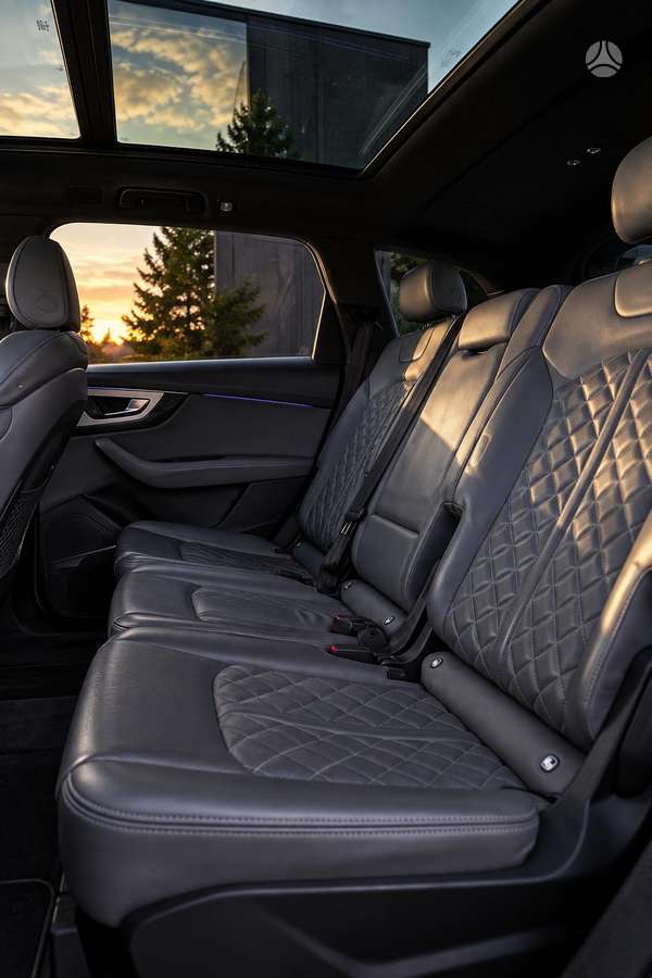 Audi SQ7, 4.0 l., Внедорожник / Кроссовер