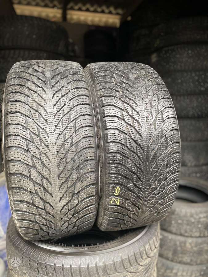 Nokian, žieminės 275/45 R20