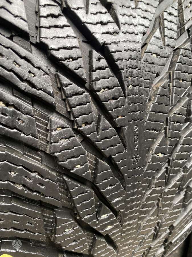 Nokian, žieminės 275/45 R20