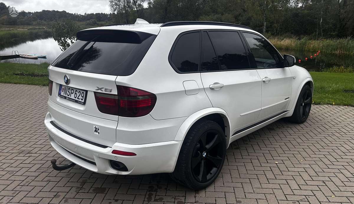BMW X5, 3.0 l., off-road / crossover