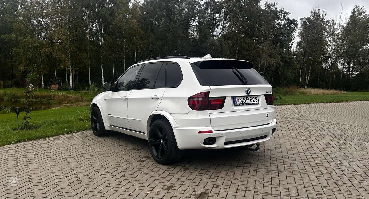 BMW X5, 3.0 l., off-road / crossover