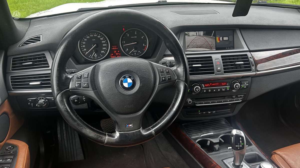 BMW X5, 3.0 l., off-road / crossover