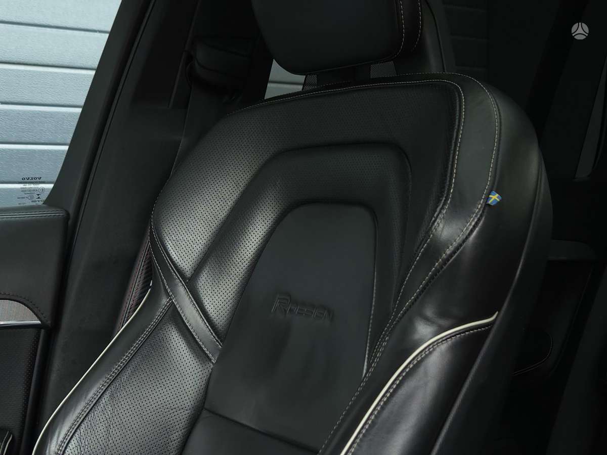 Volvo XC90, 2.0 l., off-road / crossover